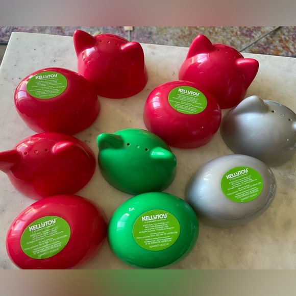NEW- 5 EMPTY Squishmallow Capsules in Holiday colors red, green, & silver - Picture 5 of 5